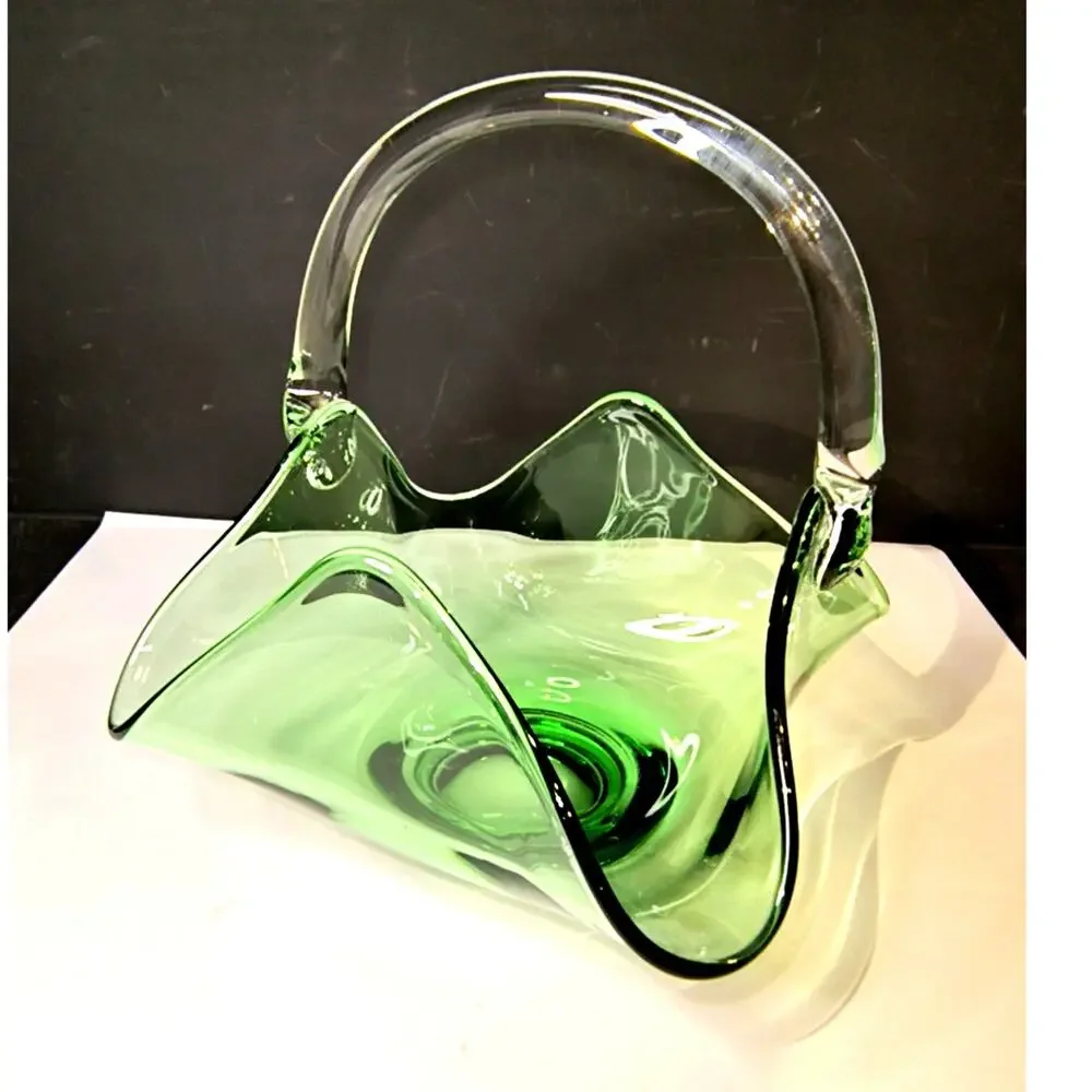 1992. Vintage MCM Viking Epic Green Glass Art Glass Vase Hand Formed Basket